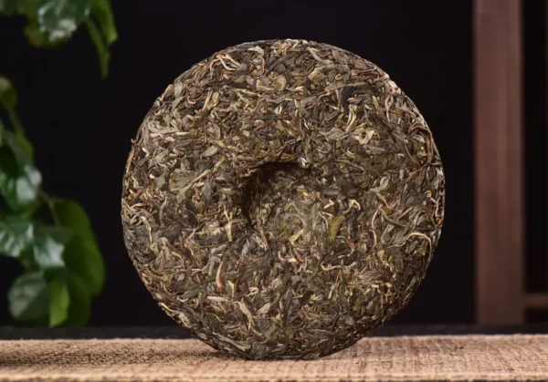 Yunnan SearchingTea Tong Qing River Yi Wu Mountain Raw Pu erh Tea Cake